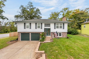 9418 Fairwood Dr-001