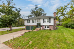9418 Fairwood Dr-002
