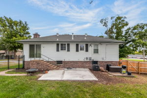 9418 Fairwood Dr-004