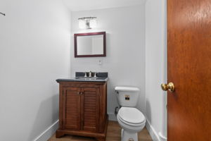 9418 Fairwood Dr-027