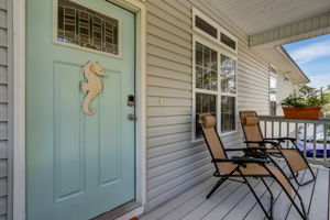 Front Porch/Entrance