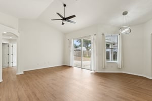 Clover Glen Dr-0905-014.jpg