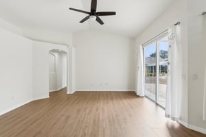 Clover Glen Dr-0905-015.jpg