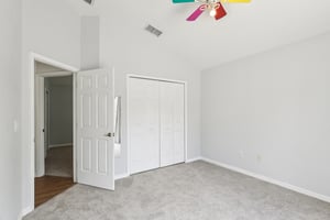 Clover Glen Dr-0905-038.jpg