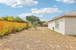 Clover Glen Dr-0905-043.jpg