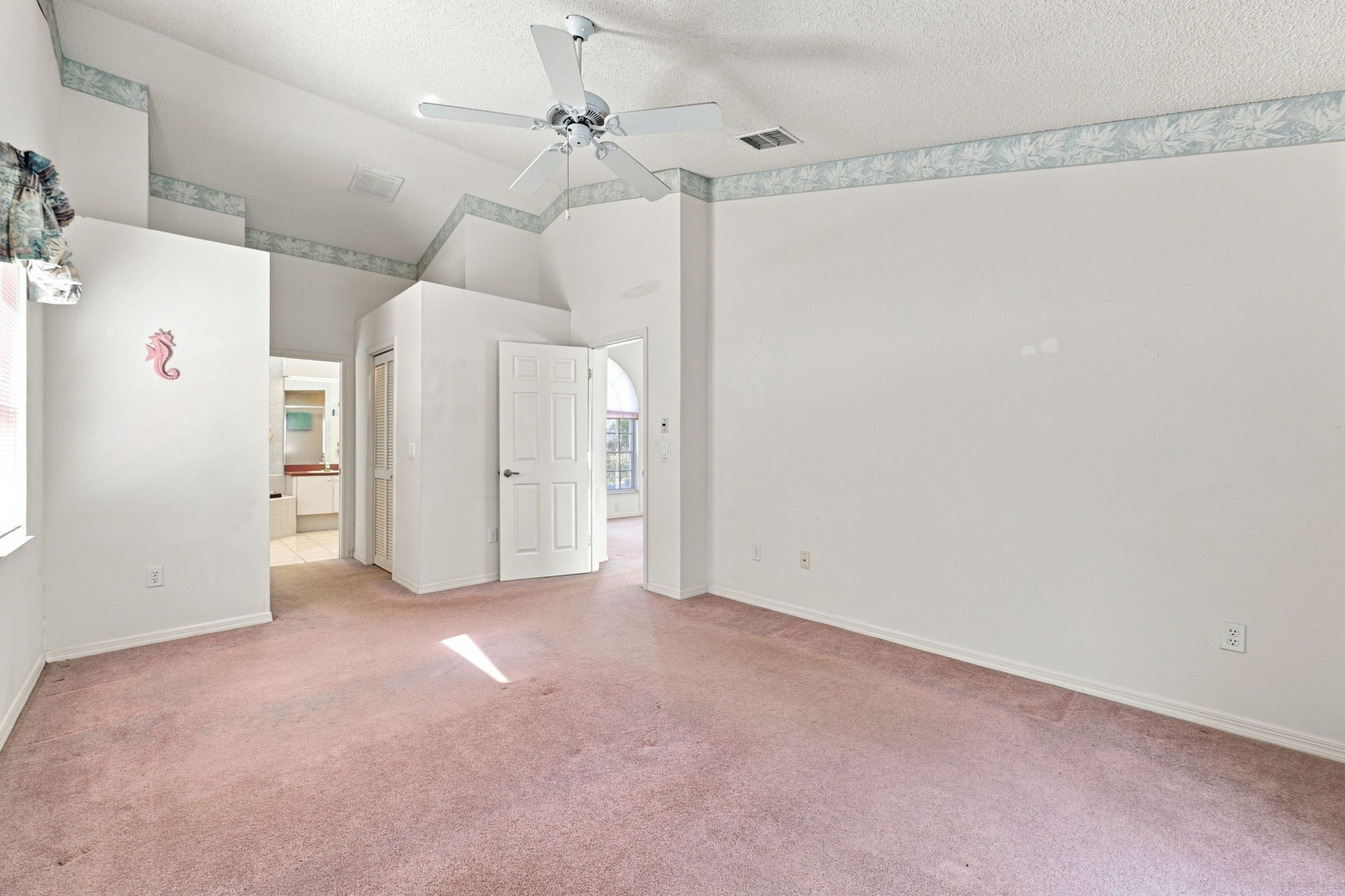 Primary Bedroom1b