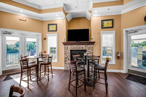 Clubhouse Bar13