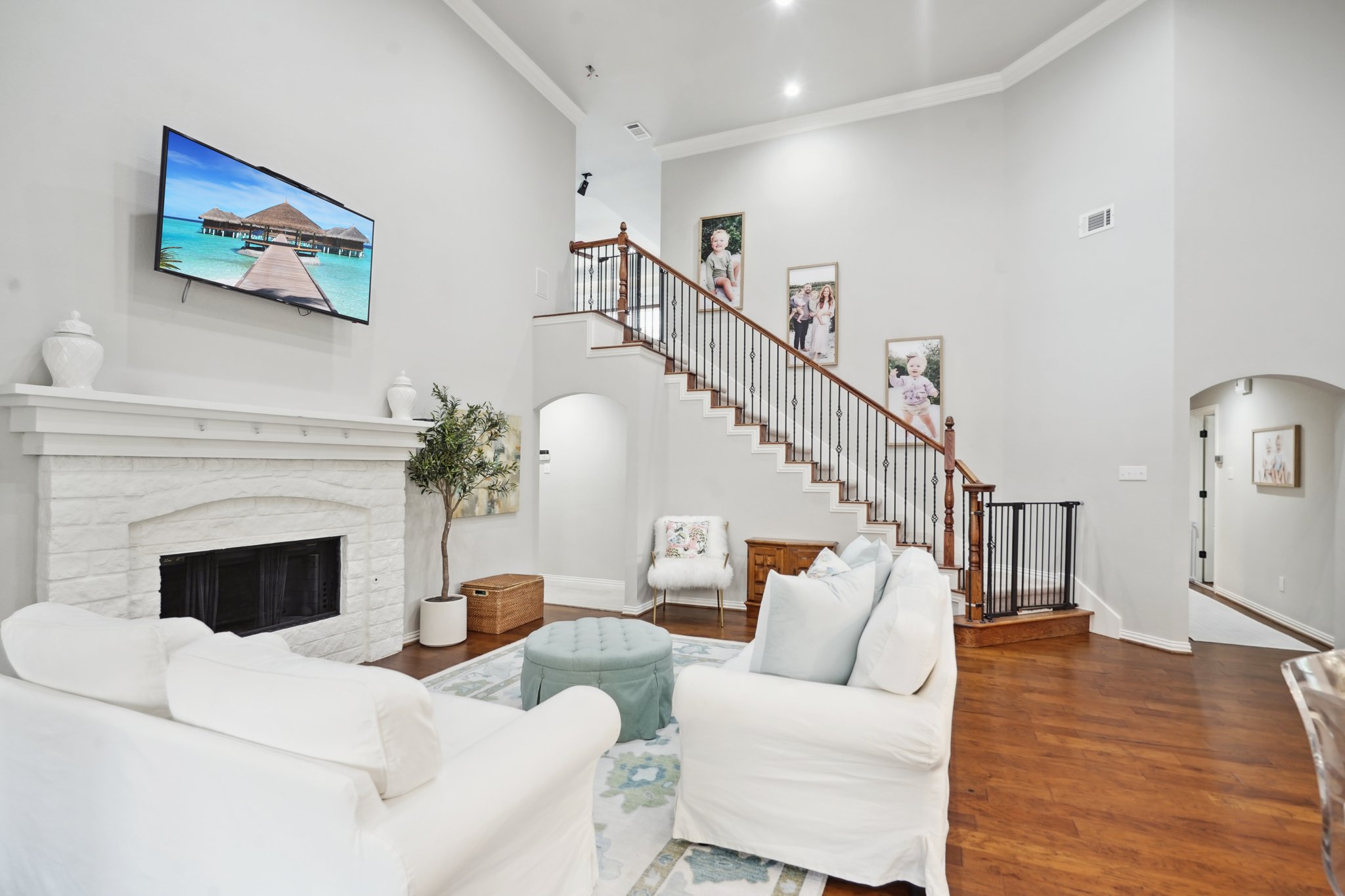 Briar Oaks Dr-005.jpg