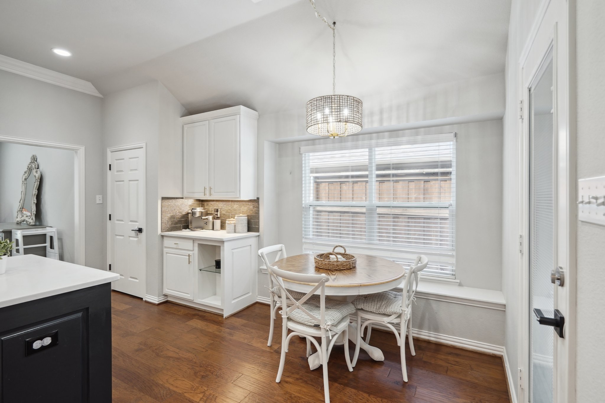 Briar Oaks Dr-010.jpg