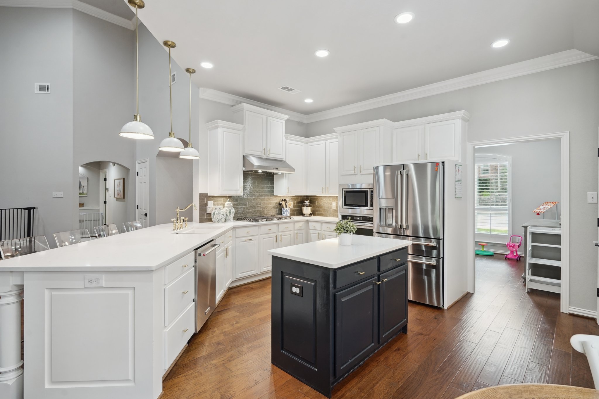 Briar Oaks Dr-015.jpg