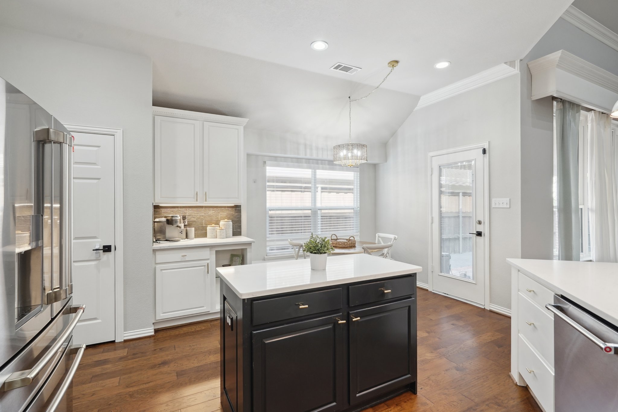 Briar Oaks Dr-018.jpg