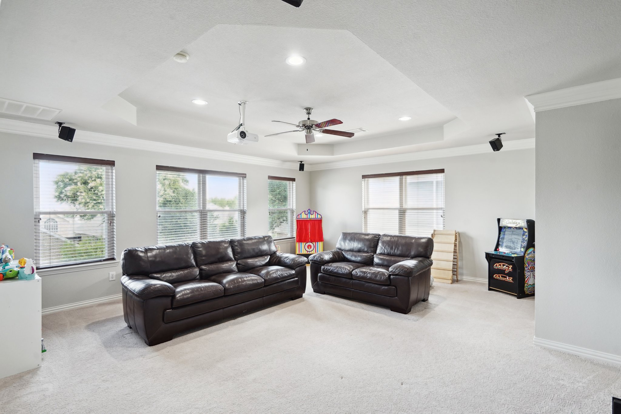 Briar Oaks Dr-040.jpg