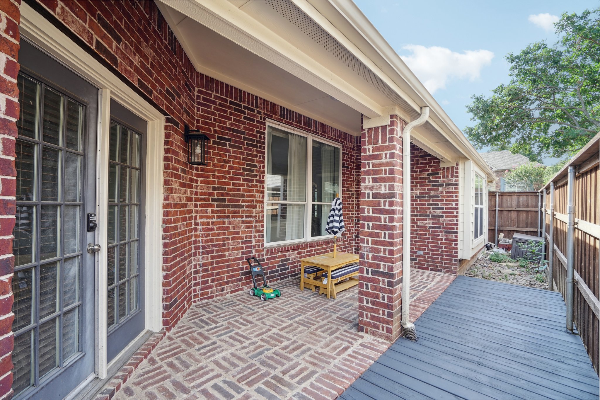 Briar Oaks Dr-048.jpg