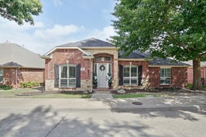 Briar Oaks Dr-001.jpg