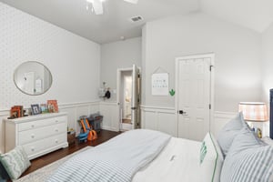 Briar Oaks Dr-036.jpg