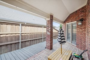 Briar Oaks Dr-047.jpg