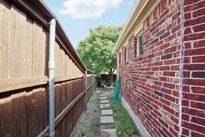 Briar Oaks Dr-049.jpg