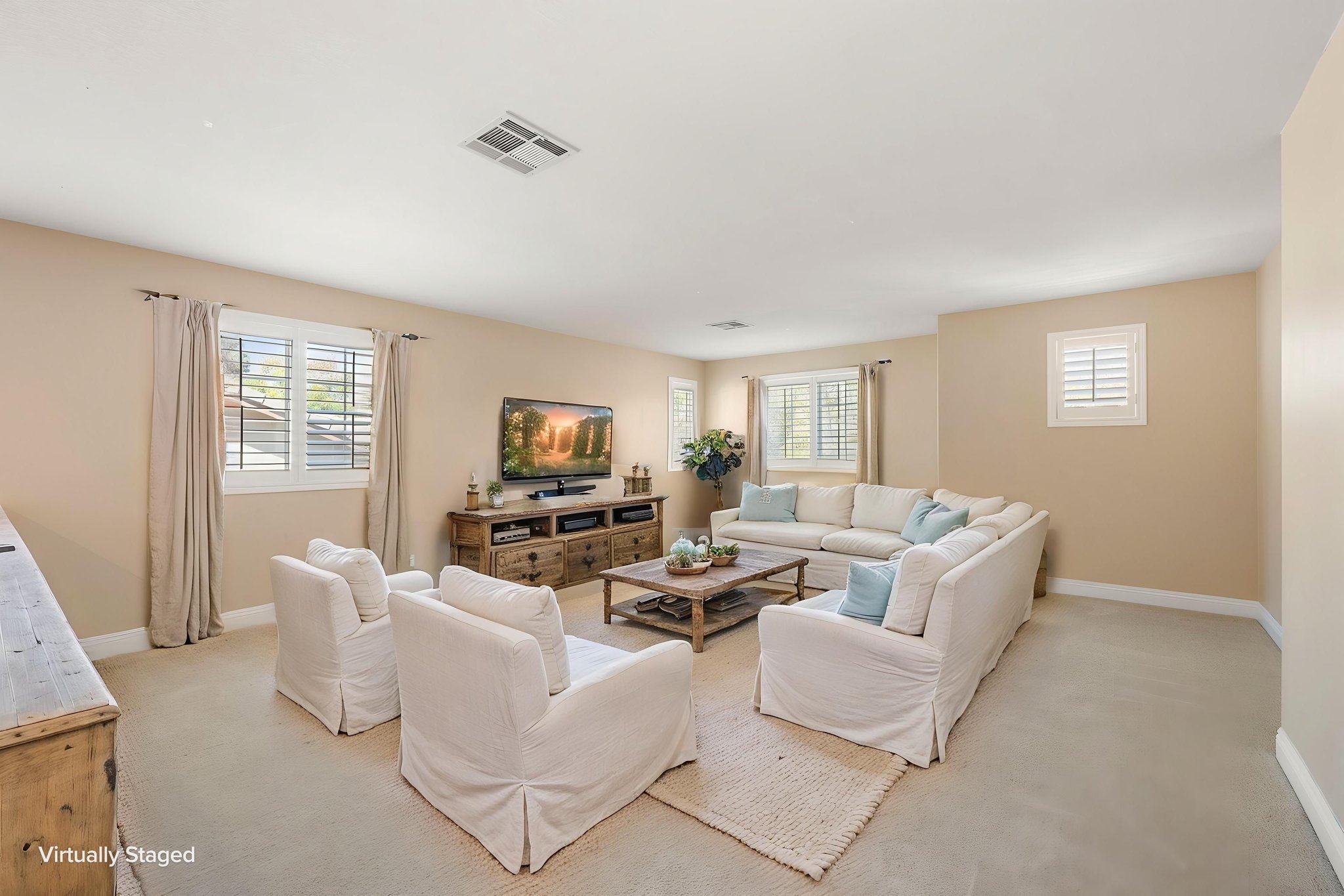 943 Manteca-44 virtually staged.jpeg