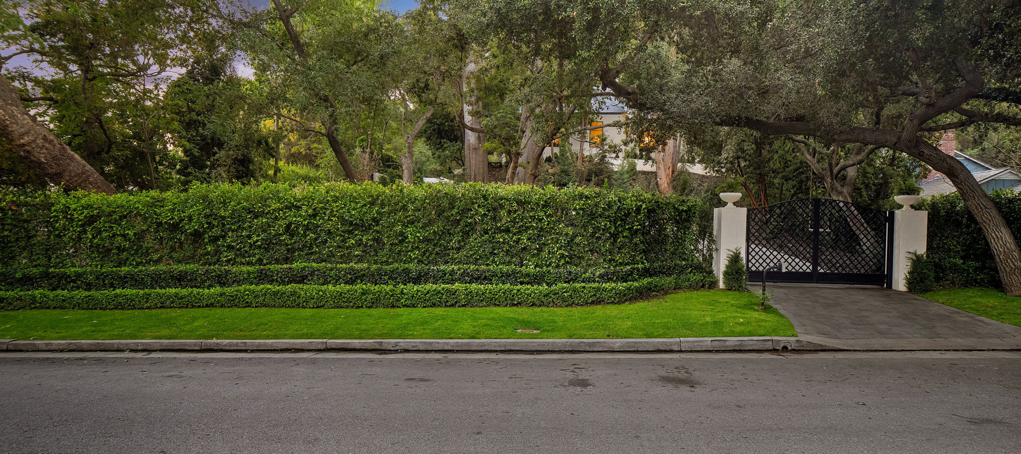 943 Moraga Drive-124