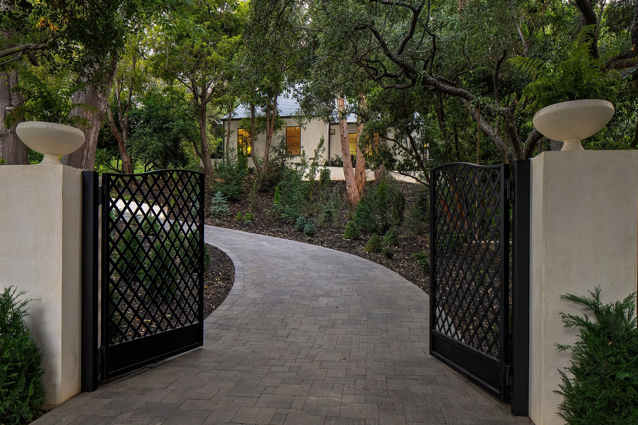 943 Moraga Drive-127