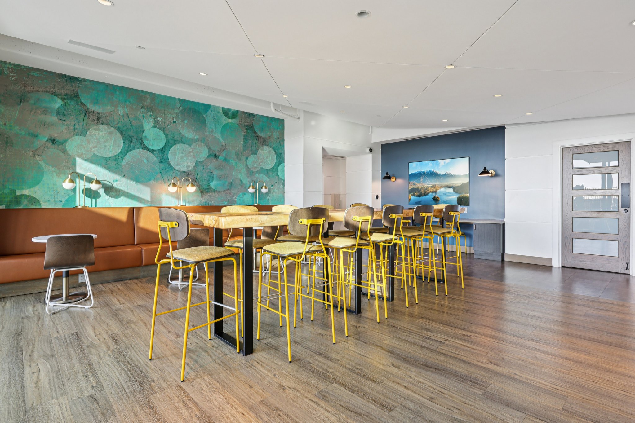 Peachtree St NE 705-2001-902.jpg