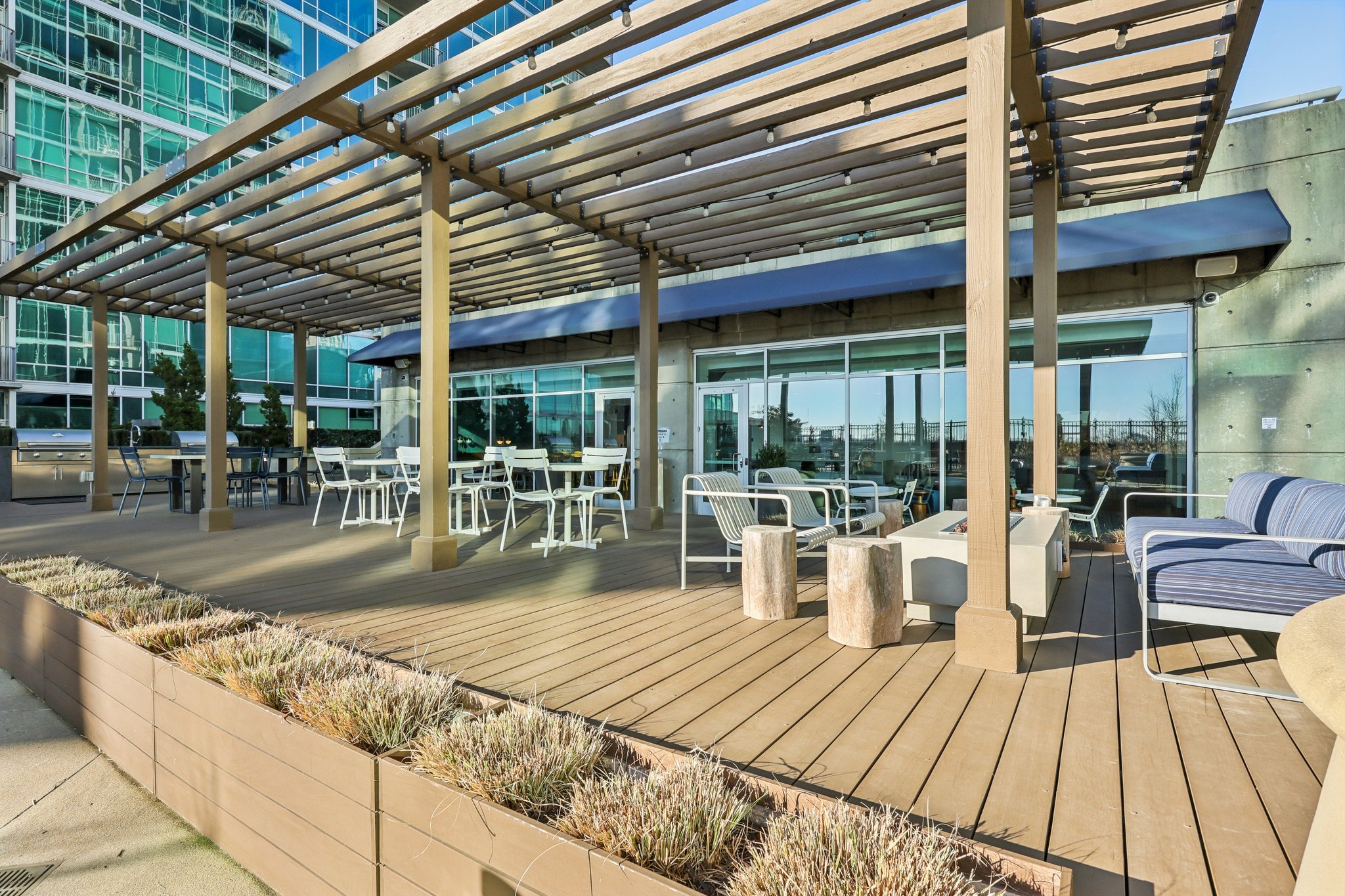 Peachtree St NE 705-2001-910.jpg