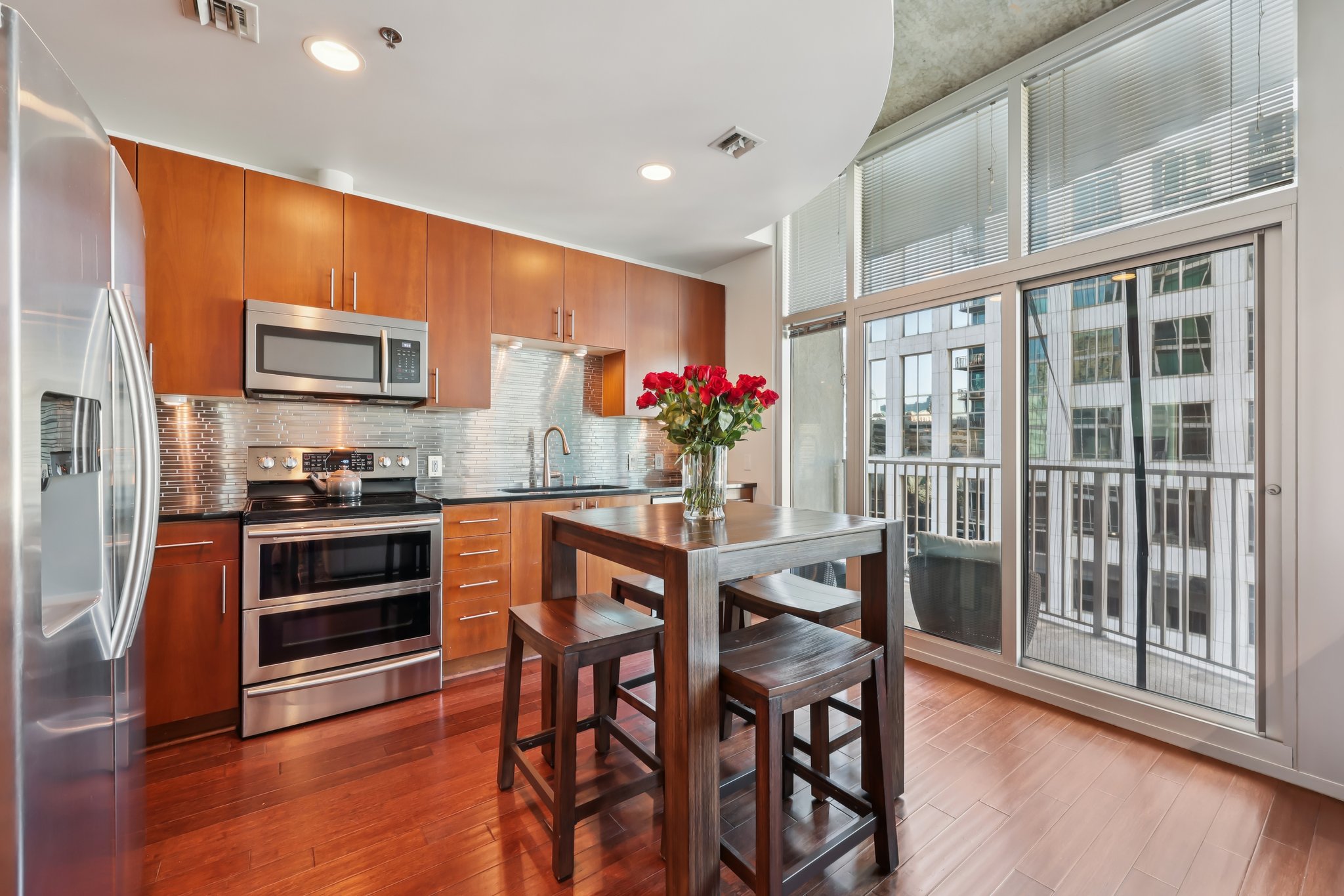 943 Peachtree St NE 705-S2001-009.jpg