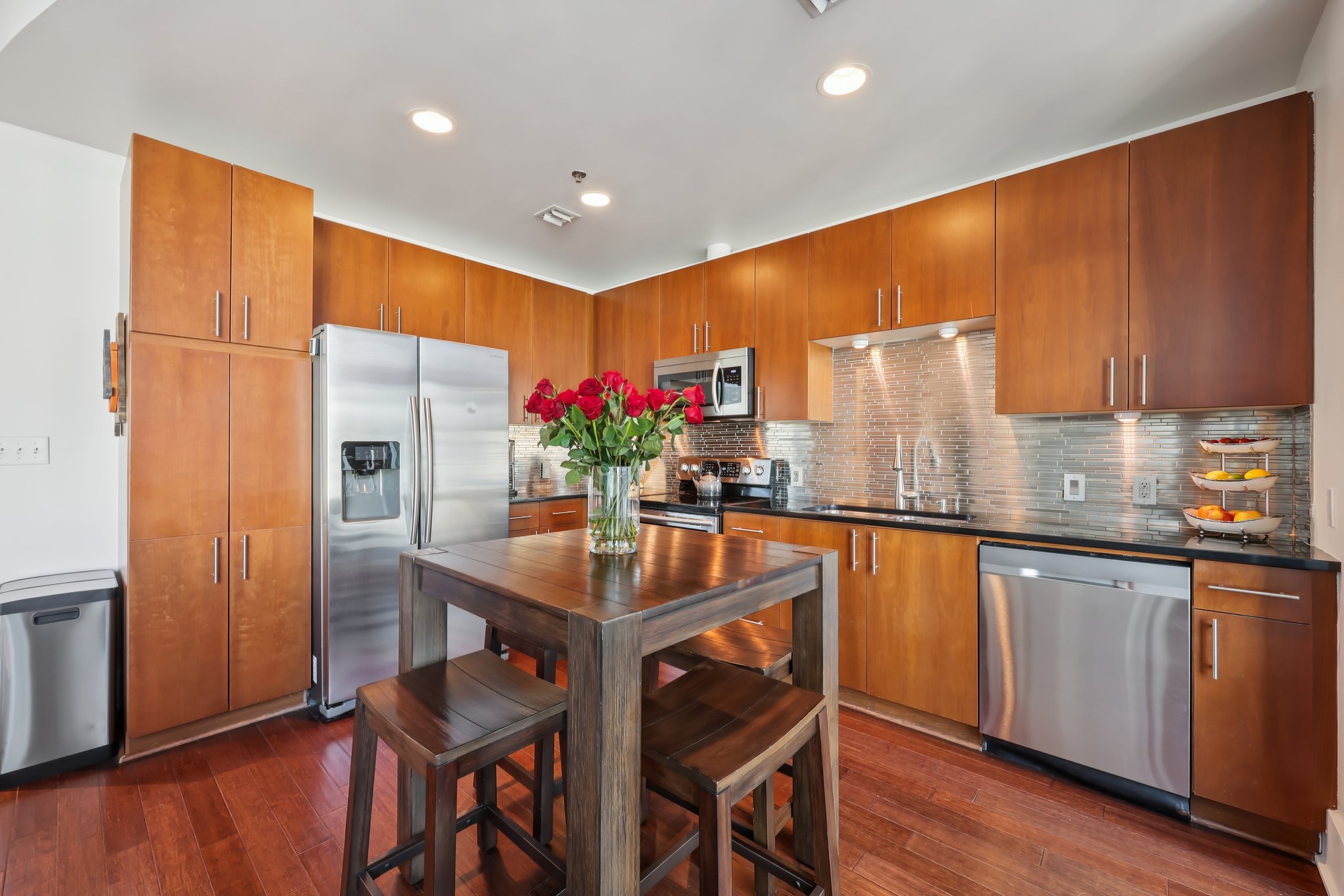 943 Peachtree St NE 705-S2001-010.jpg