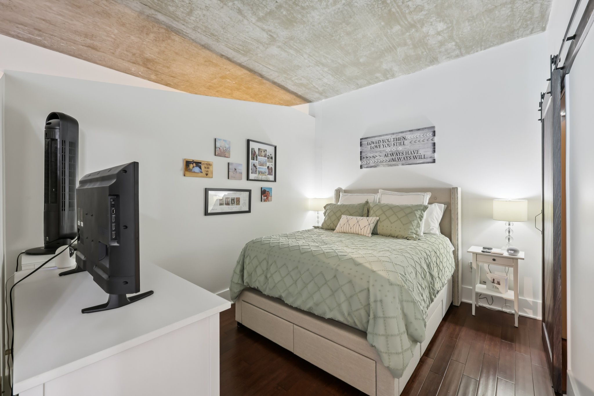 943 Peachtree St NE 705-S2001-012.jpg