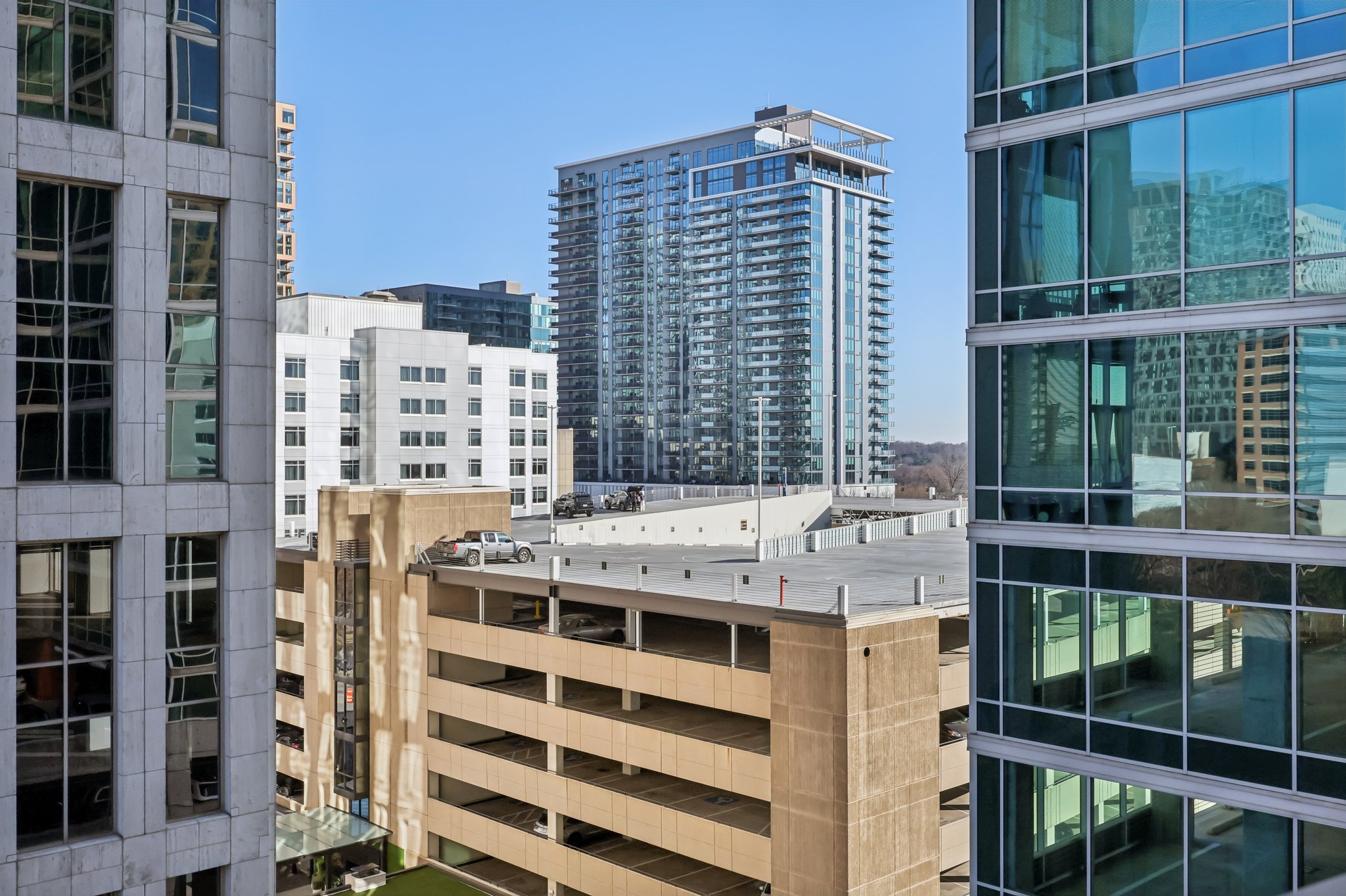 943 Peachtree St NE 705-S2001-019.jpg