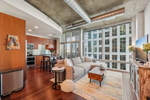 943 Peachtree St NE 705-S2001-006.jpg