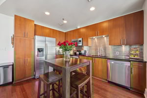 943 Peachtree St NE 705-S2001-010.jpg