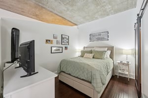 943 Peachtree St NE 705-S2001-012.jpg