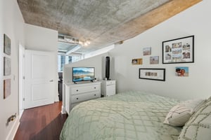 943 Peachtree St NE 705-S2001-015.jpg