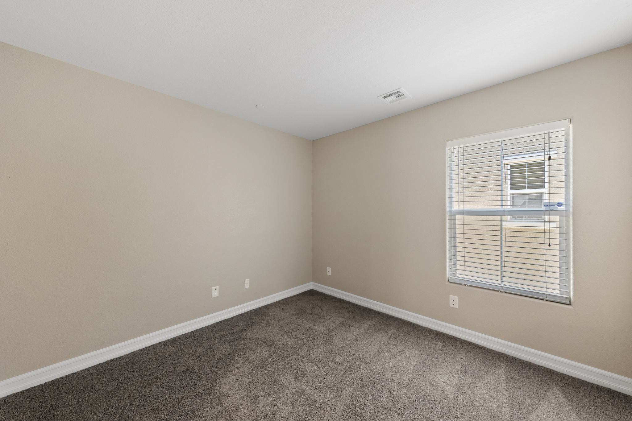 943 Spiracle Ave, Henderson, NV 89002, USA Photo 6