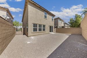 943 Spiracle Ave, Henderson, NV 89002, USA Photo 3