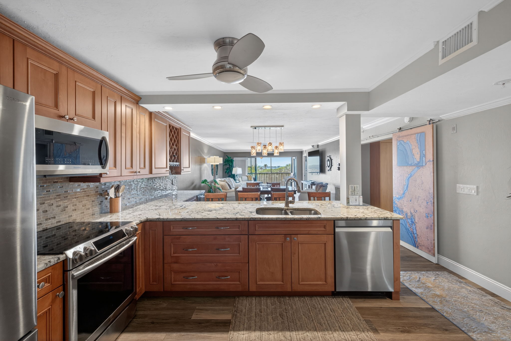 Kitchen 4 of 5