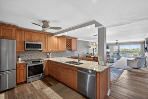 Kitchen 2 of 5