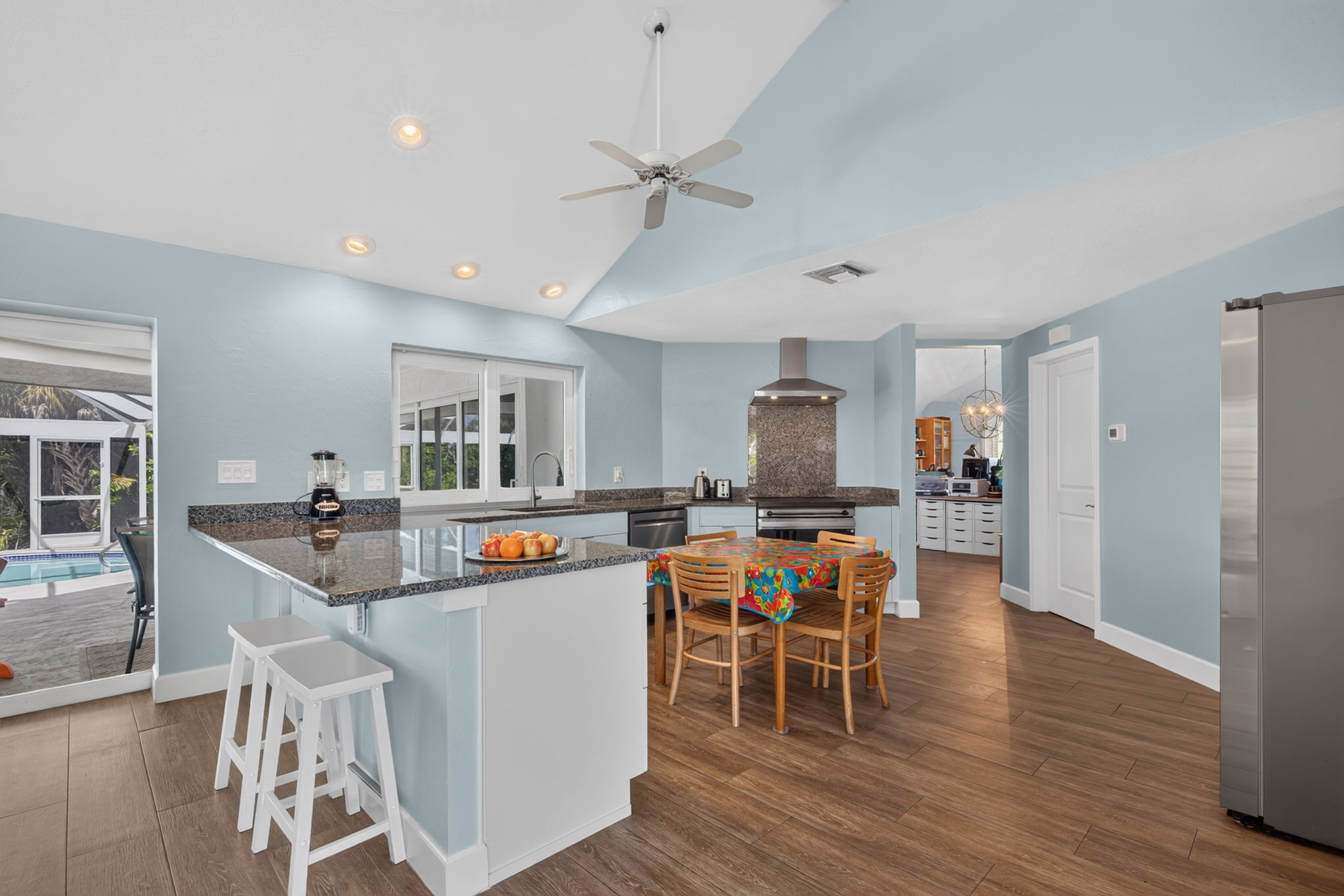 Kitchen 1 of 2