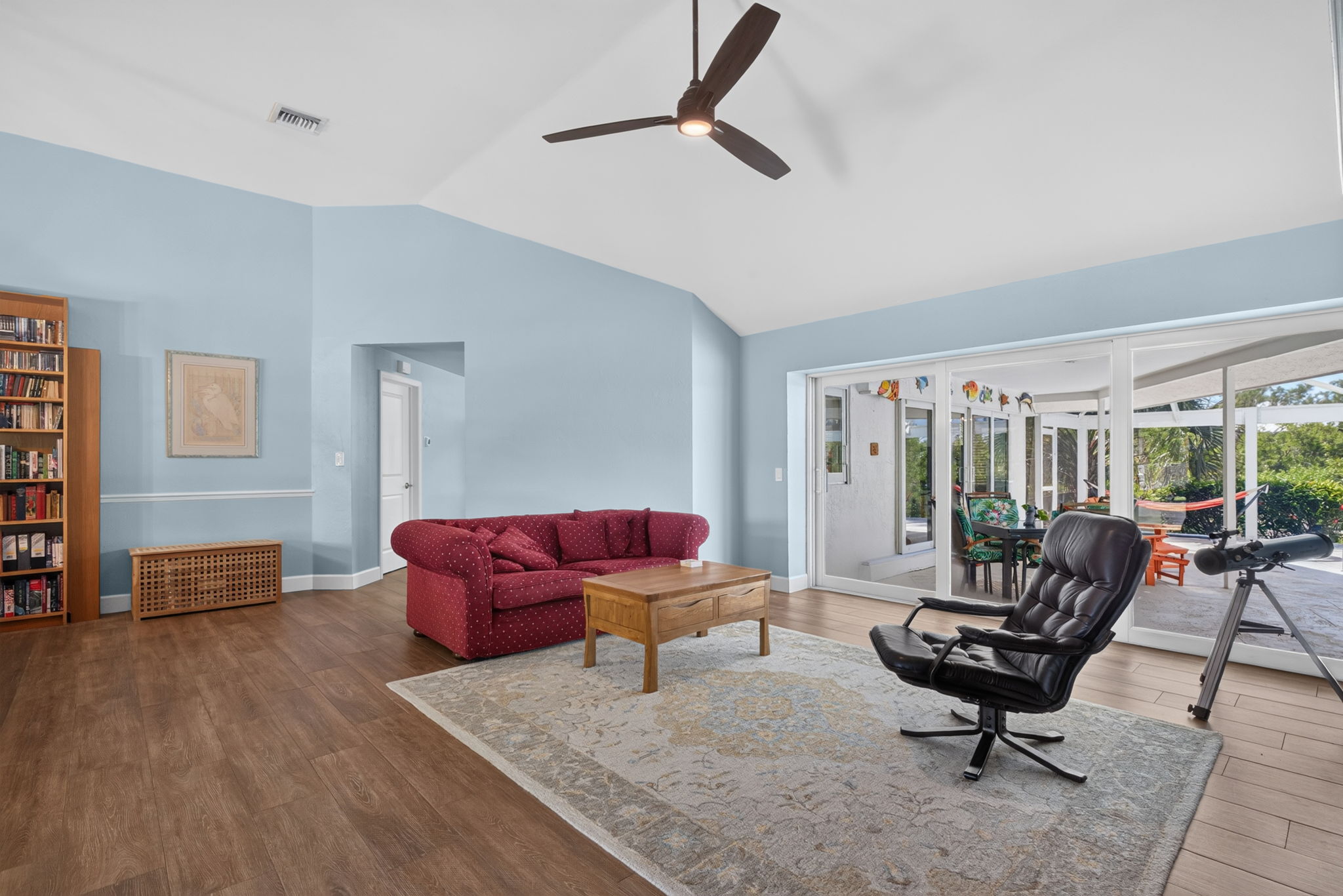 Living Room 2 of 4