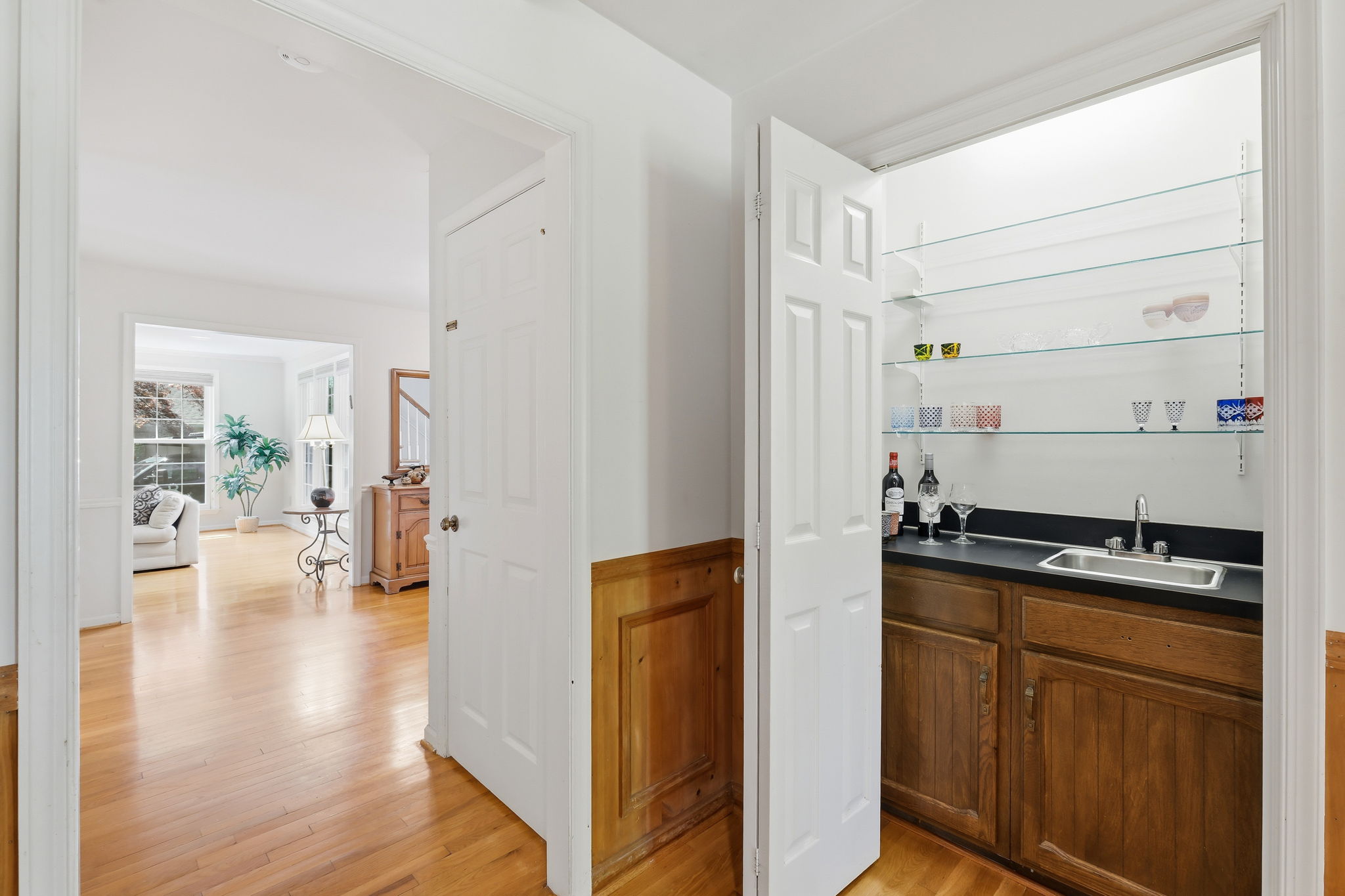 9437 Reach Rd, Potomac, MD 20854, USA Photo 17
