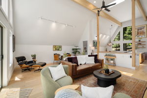  Photo 33