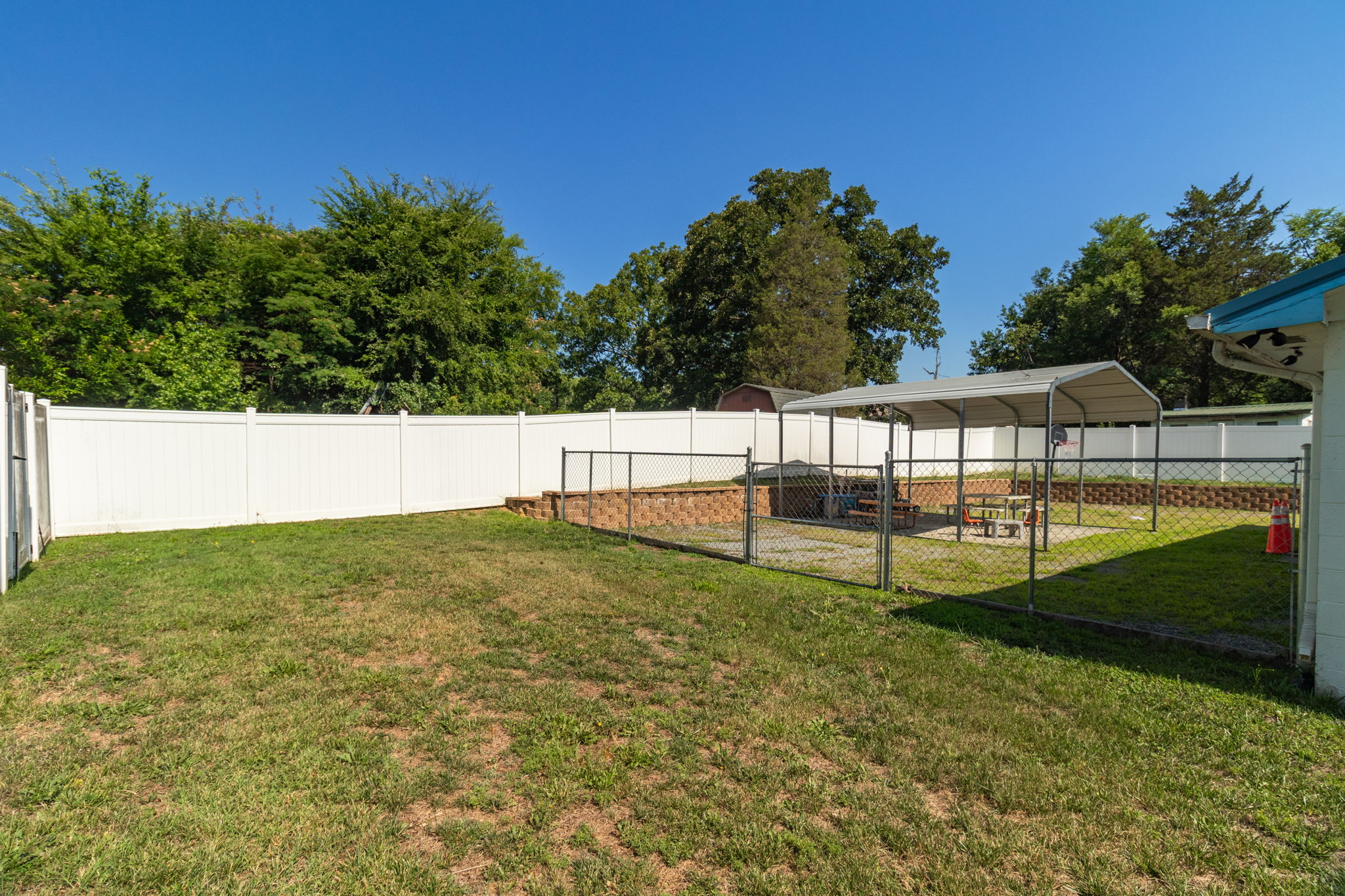 944 Fisher Ferry St-26