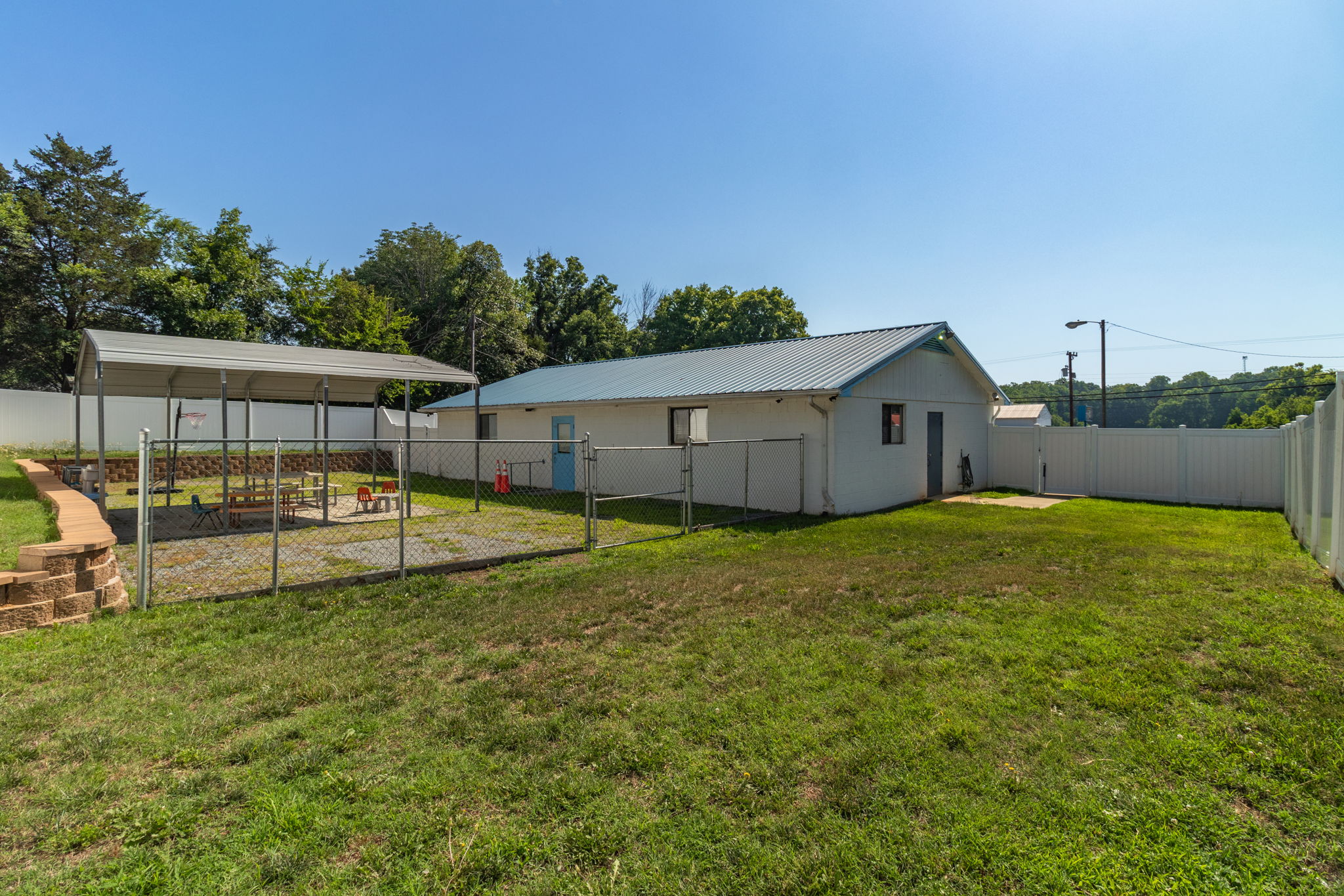 944 Fisher Ferry St-27
