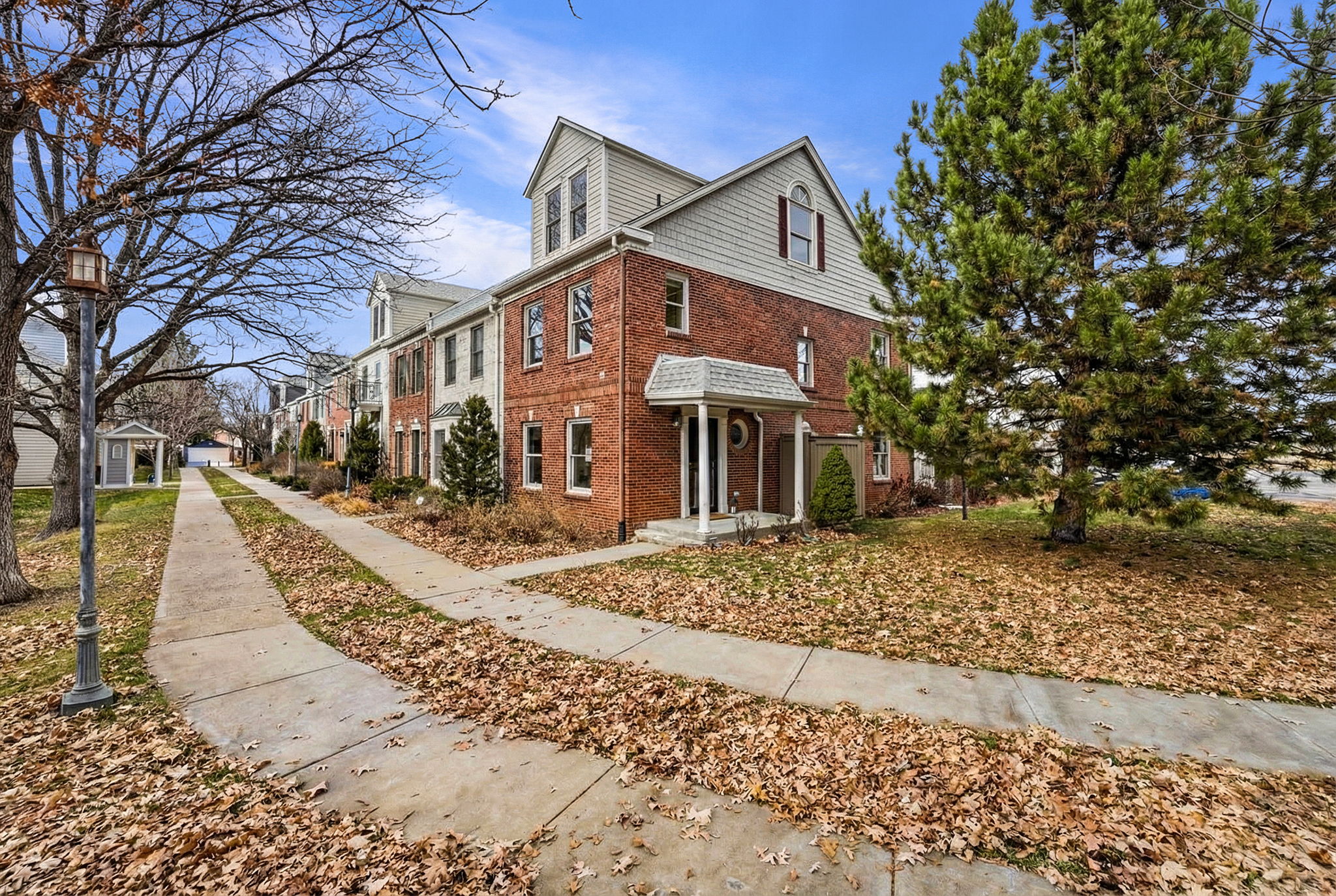 End Unit with great natural light