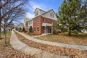 End Unit with great natural light