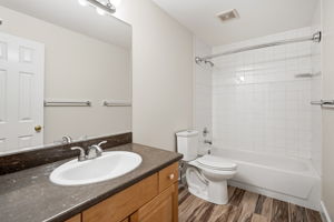  Photo 46
