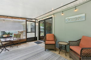 Screened-in Porch