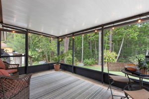 Screened-in Porch