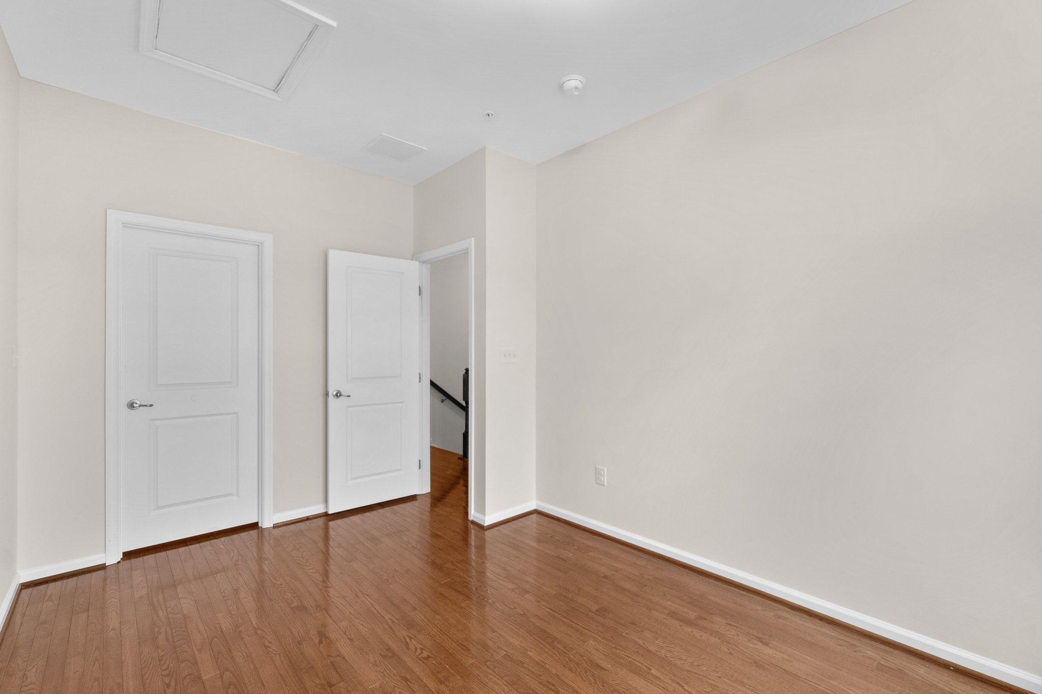 22. Upper bedroom.jpg